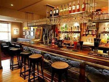 Gaerwen Holland Arms Hotel מראה חיצוני תמונה